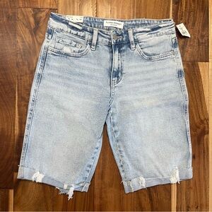 NWT Flying Monkey Flying Monkey Mid-Rise Bermuda Shorts Light Wash